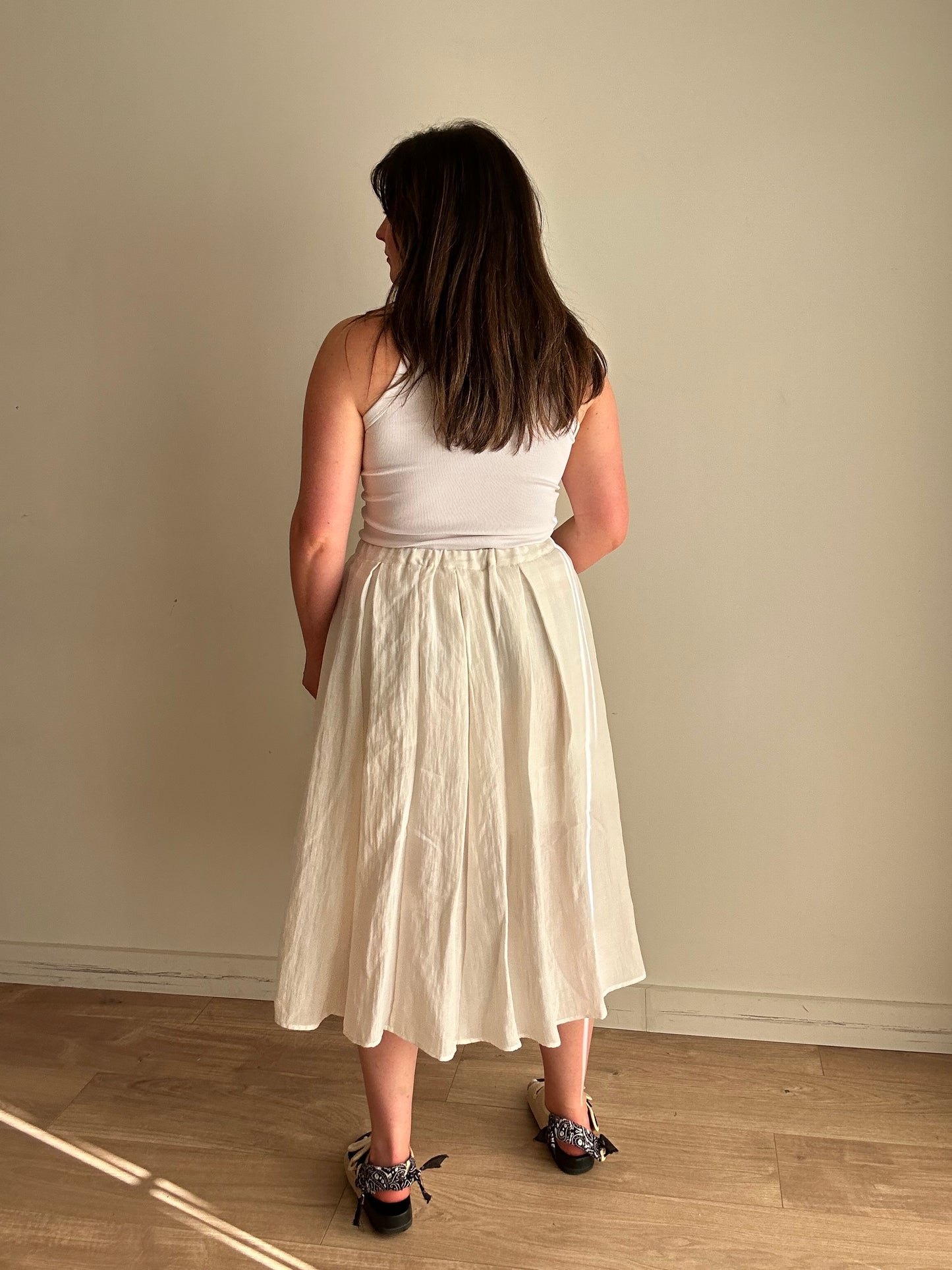 Off White H&M Floaty Midi Skirt, L