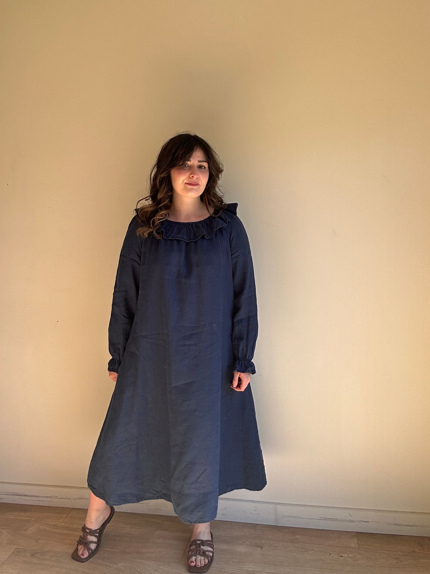 La Petite Alice Linen Frill Collar Dress, S/M Petite