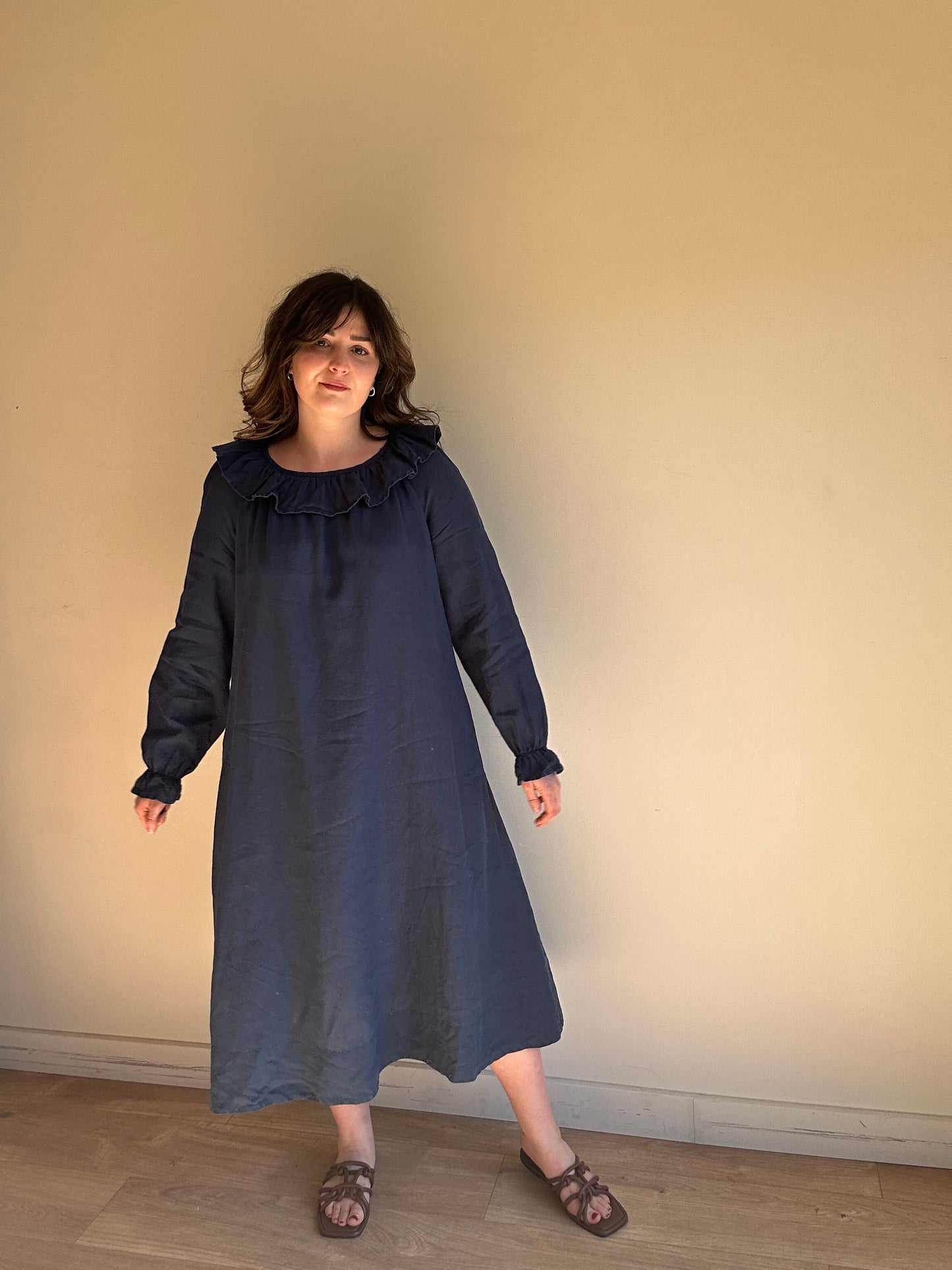 La Petite Alice Linen Frill Collar Dress, S/M Petite