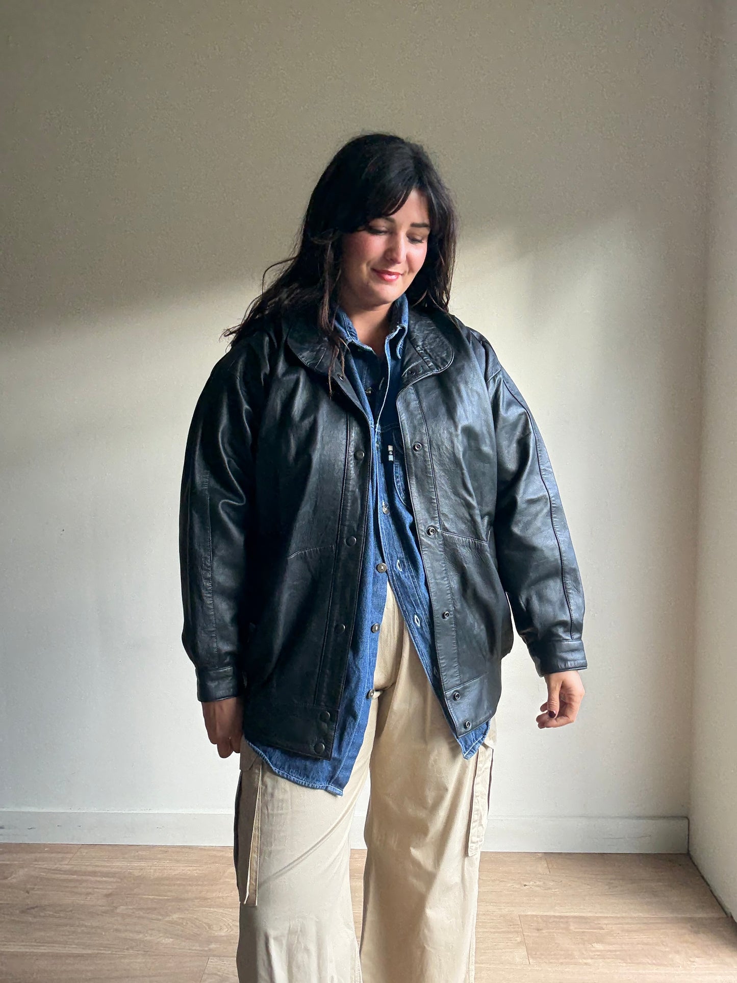 Black Vintage Leather Bomber Jacket, L-XL