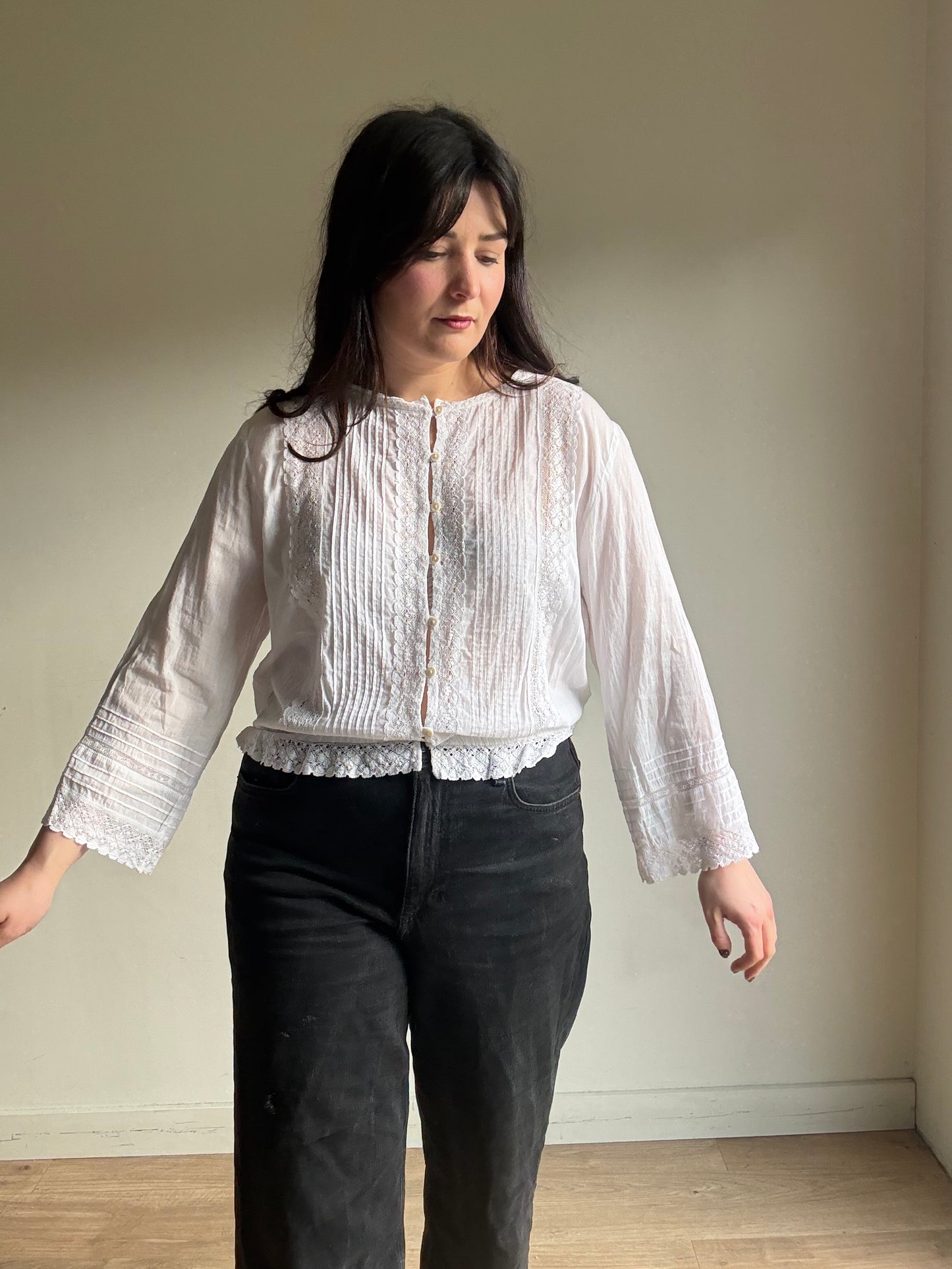 White Vintage Cotton Embroidered Blouse, M