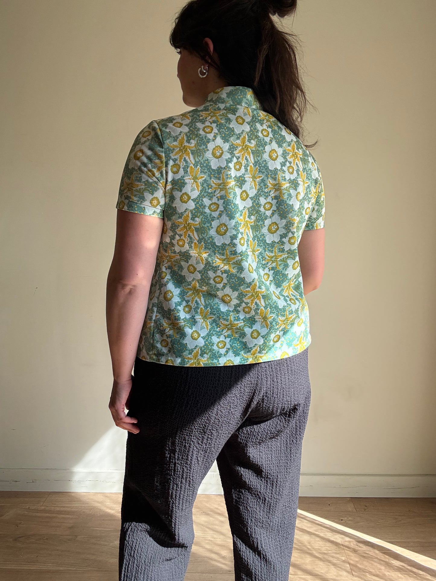 60’s Vintage Floral Shirt with Dagger Collar, M