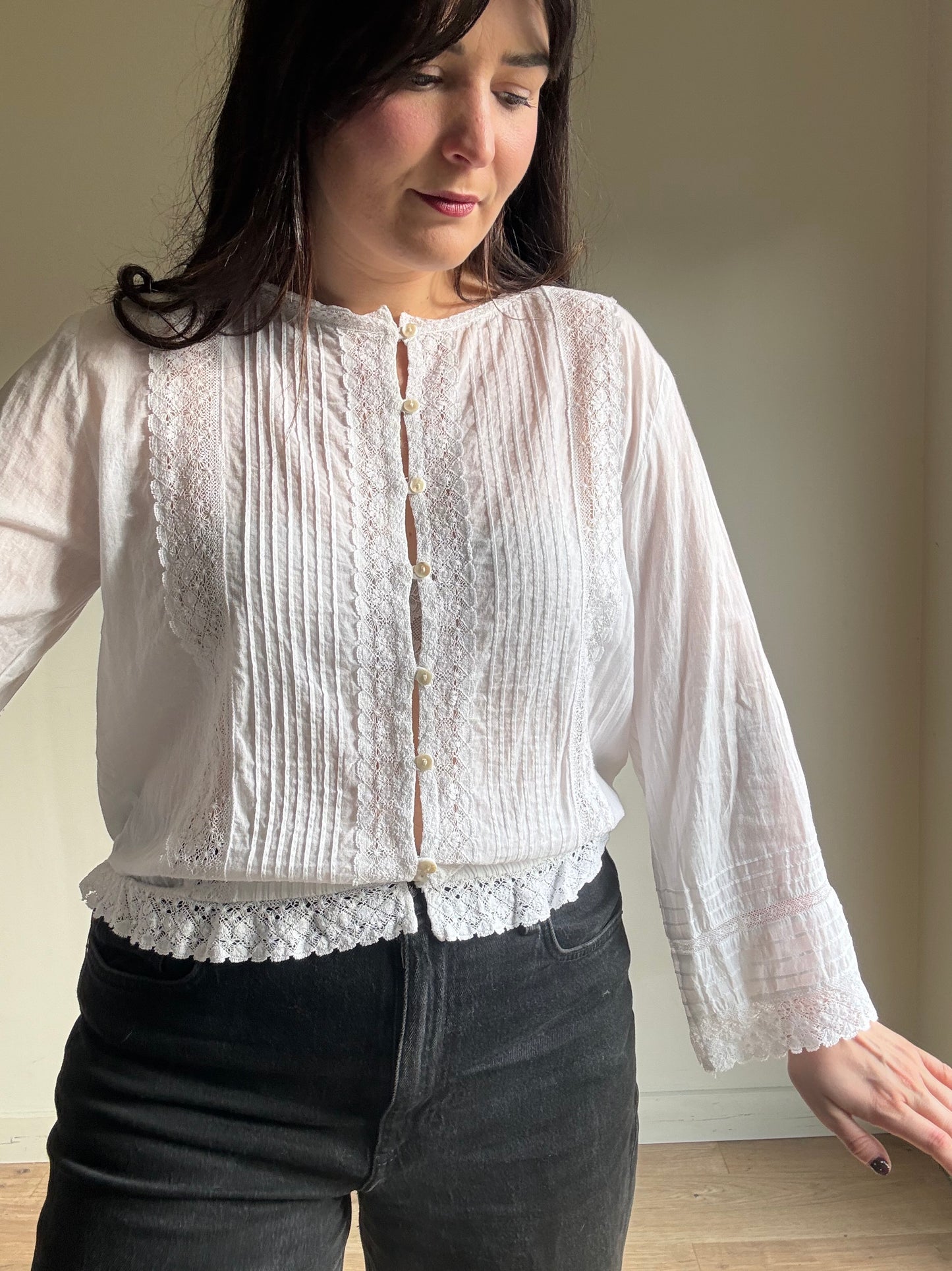 White Vintage Cotton Embroidered Blouse, M