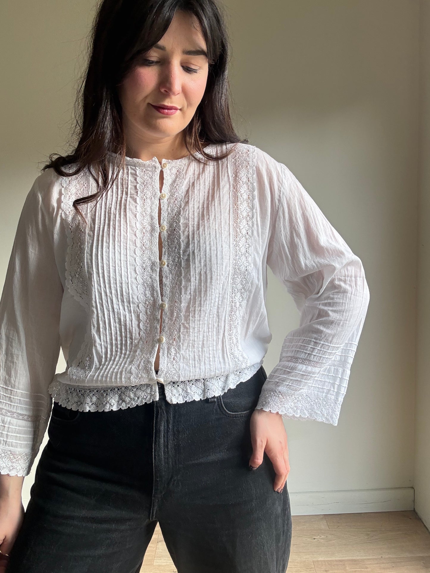 White Vintage Cotton Embroidered Blouse, M