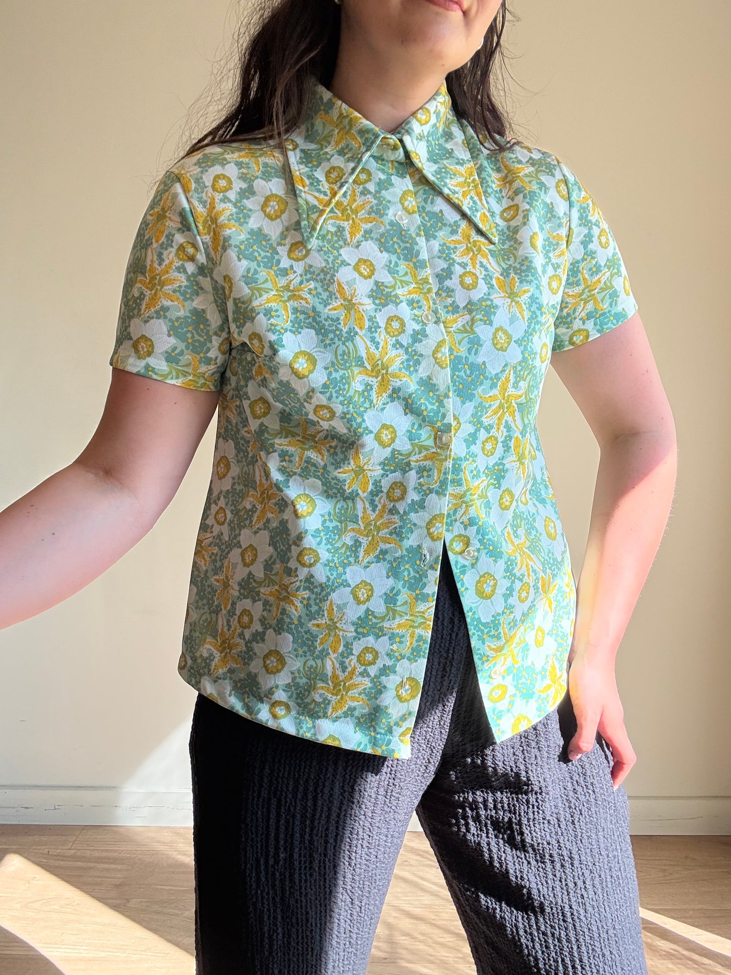 60’s Vintage Floral Shirt with Dagger Collar, M
