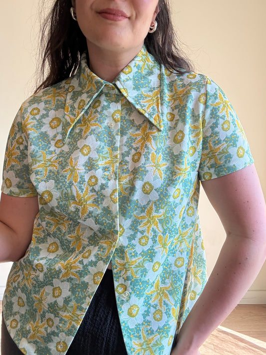 60’s Vintage Floral Shirt with Dagger Collar, M