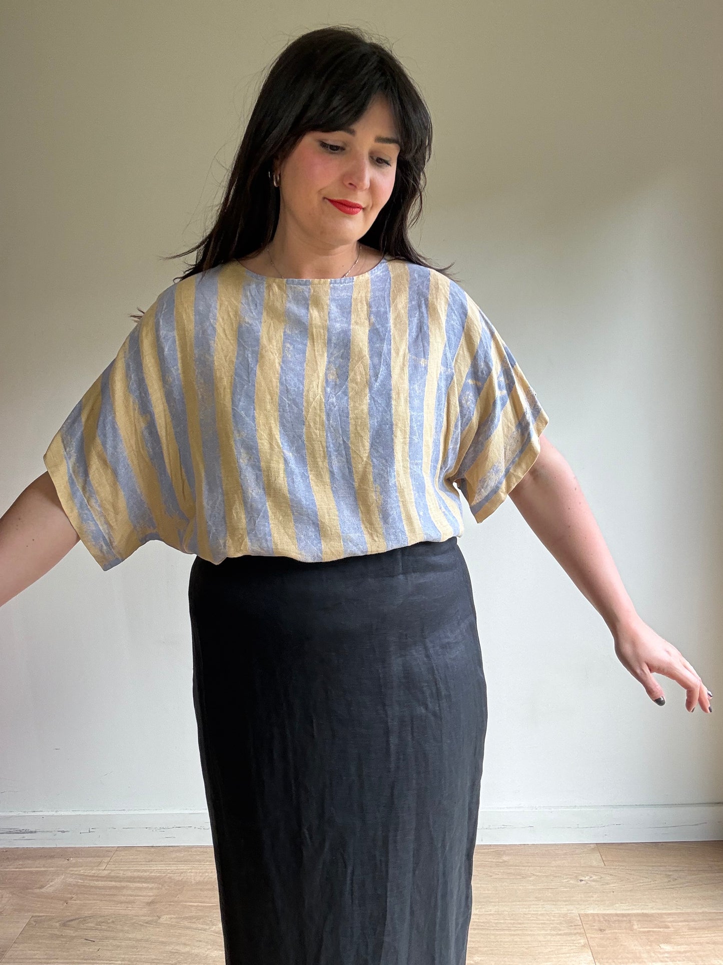 Black Crane Handpainted Stripe Box Top, M