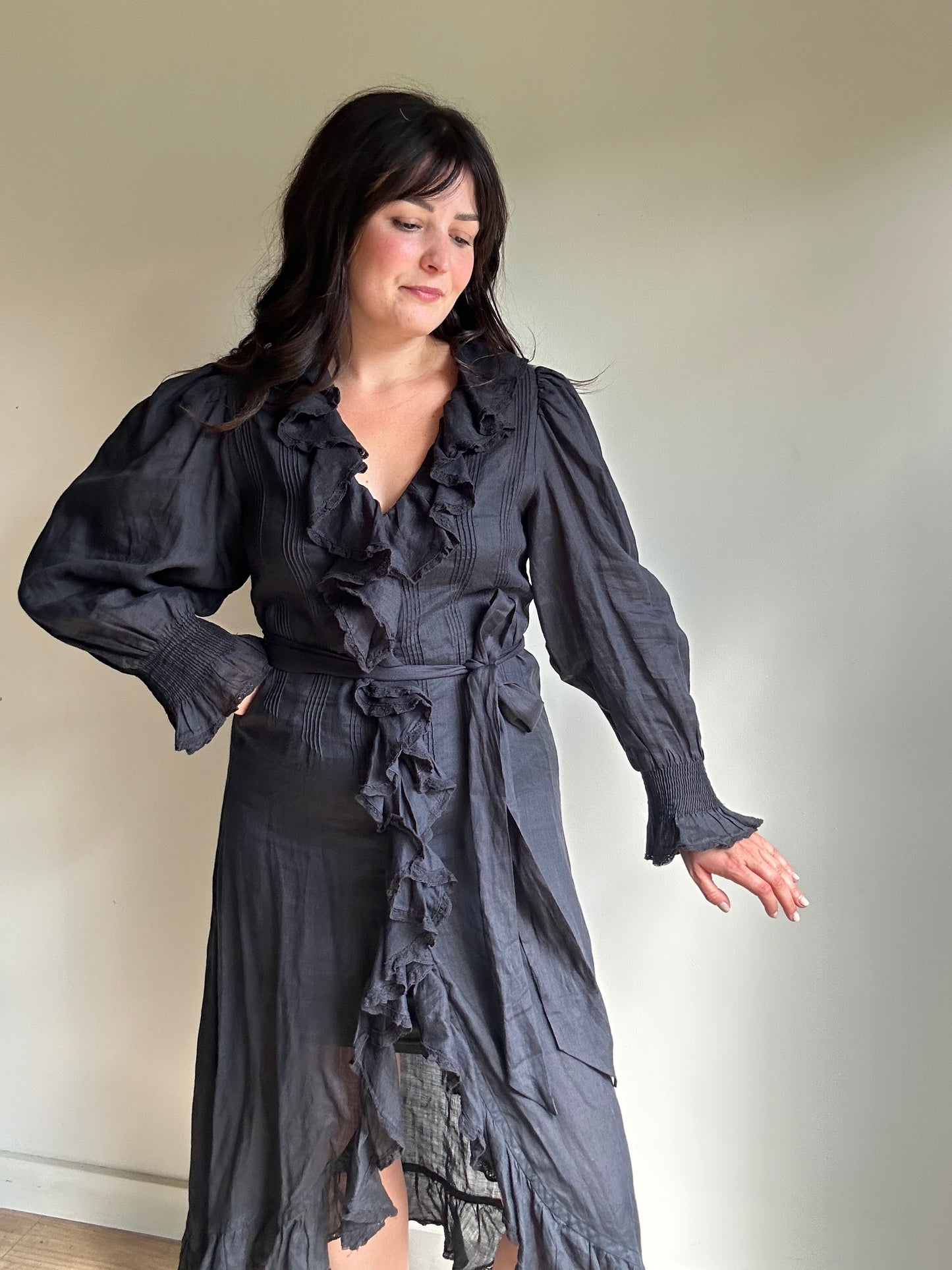 Doen Nadia belted ruffled ramie midi dress, M