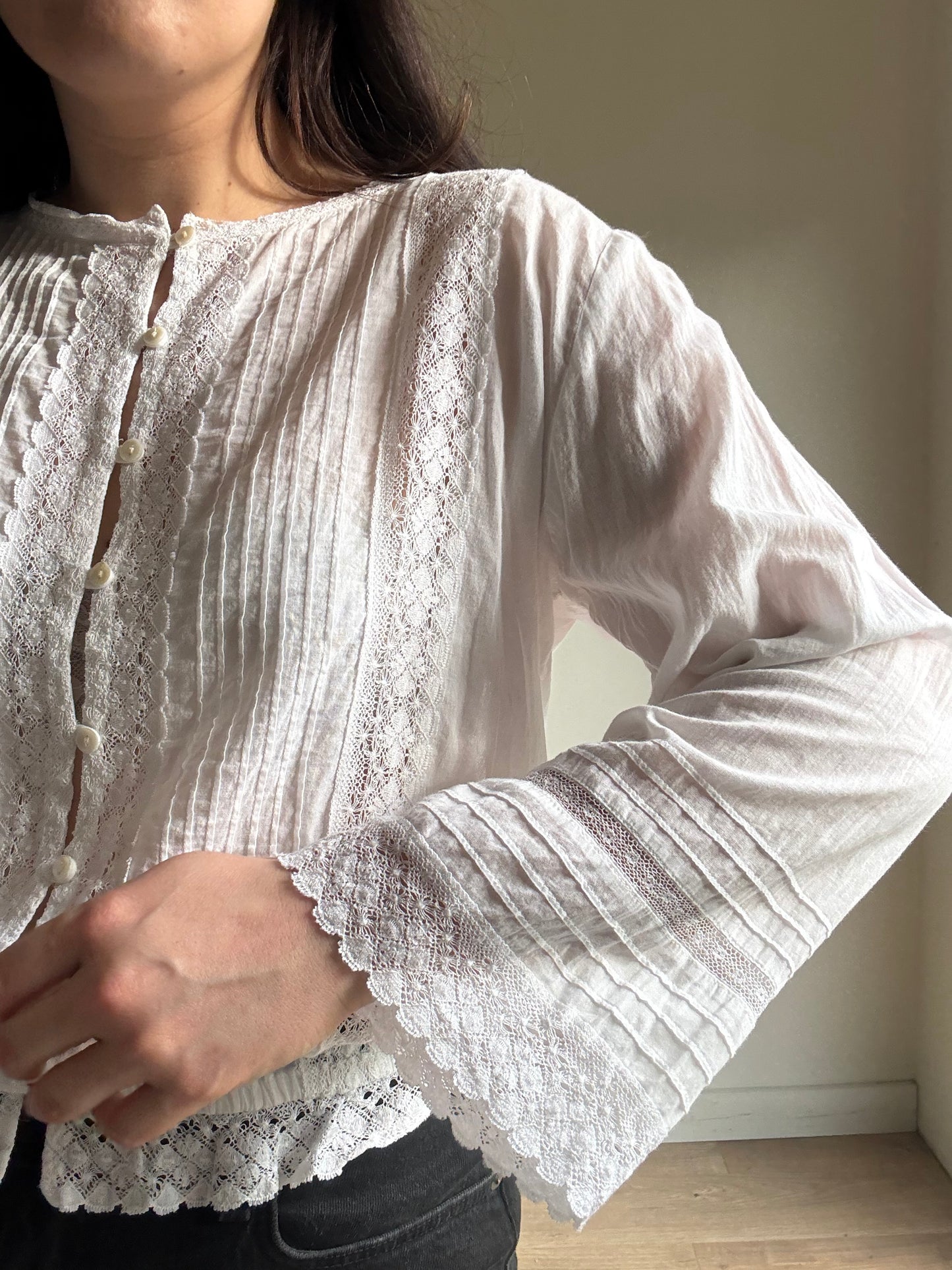 White Vintage Cotton Embroidered Blouse, M